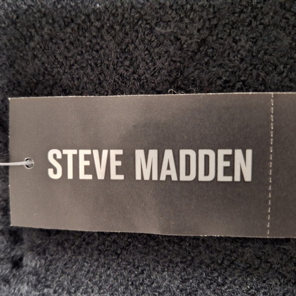 Steve Madden black hooded Poncho. NWT. One size fits most. - Picture 3 of 5